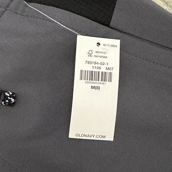 Boys Old Navy Basketball Youth Medium 8 Shorts Athletic Black Gray Active NWT - Picture 6 of 9